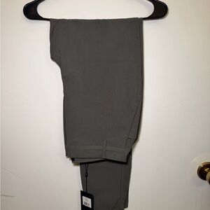 Cuts AO Jogger Pants